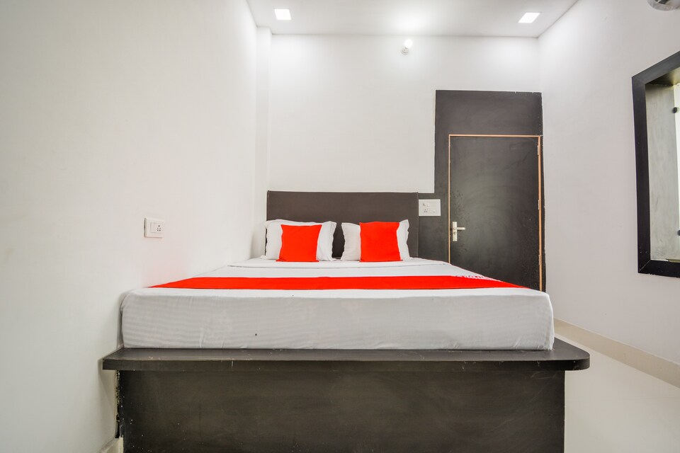 OYO 43505 Hotel The White House, Hisar, Hisar