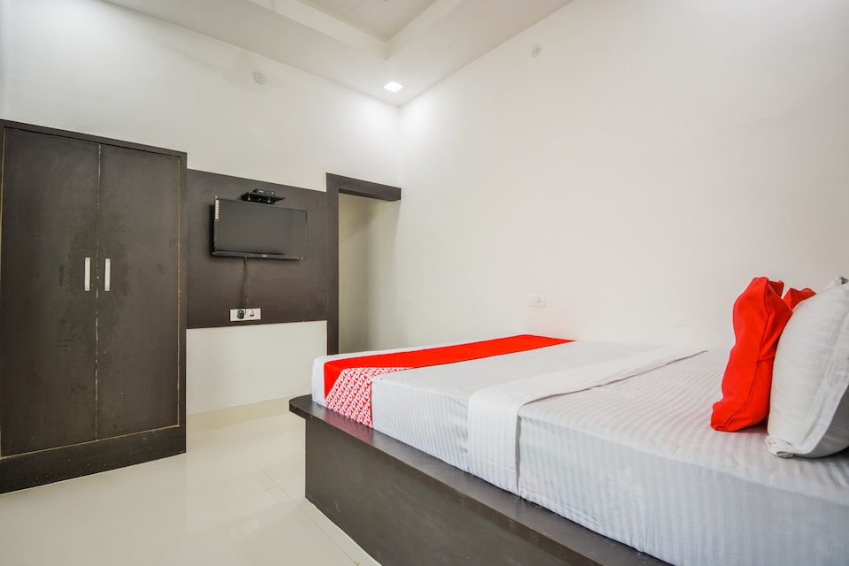 OYO 43505 Hotel The White House, Hisar, Hisar