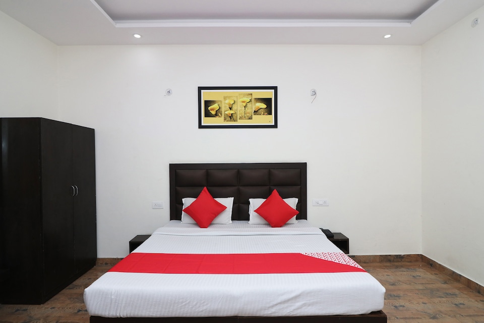 OYO 43612 Hotel Prem Plaza, Chakrata Road Dehradun, Dehradun