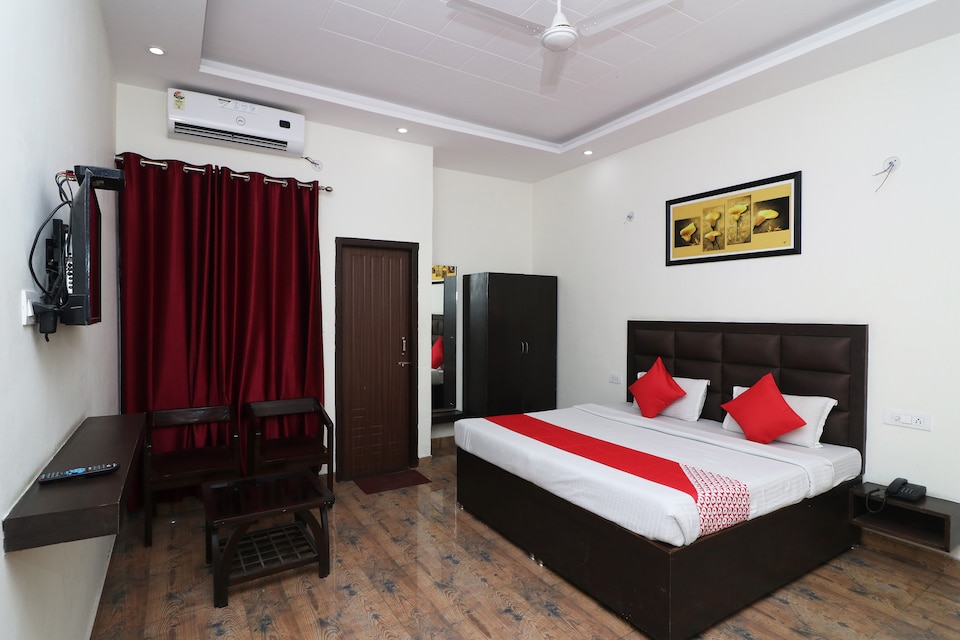OYO 43612 Hotel Prem Plaza, Chakrata Road Dehradun, Dehradun