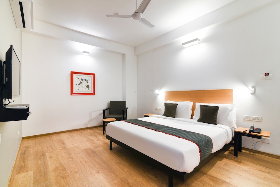 OYO Townhouse 239 Venue Hotel Airport, Airport Road Bangalore, Bangalore