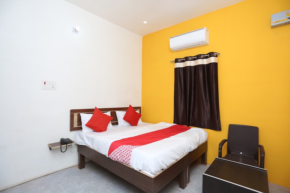 OYO Flagship 43623 People's Pg House, Cantt, Varanasi