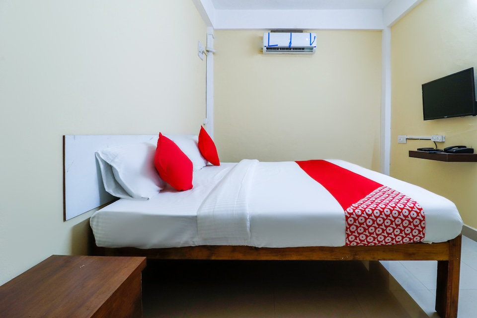 OYO 43633 Hotel DMS, Bendoorwell Mangalore, Mangalore