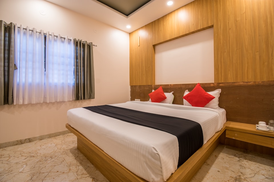 Capital O 43636 Hotel Tripursundari And Lodge , Tuljapur, Osmanabad
