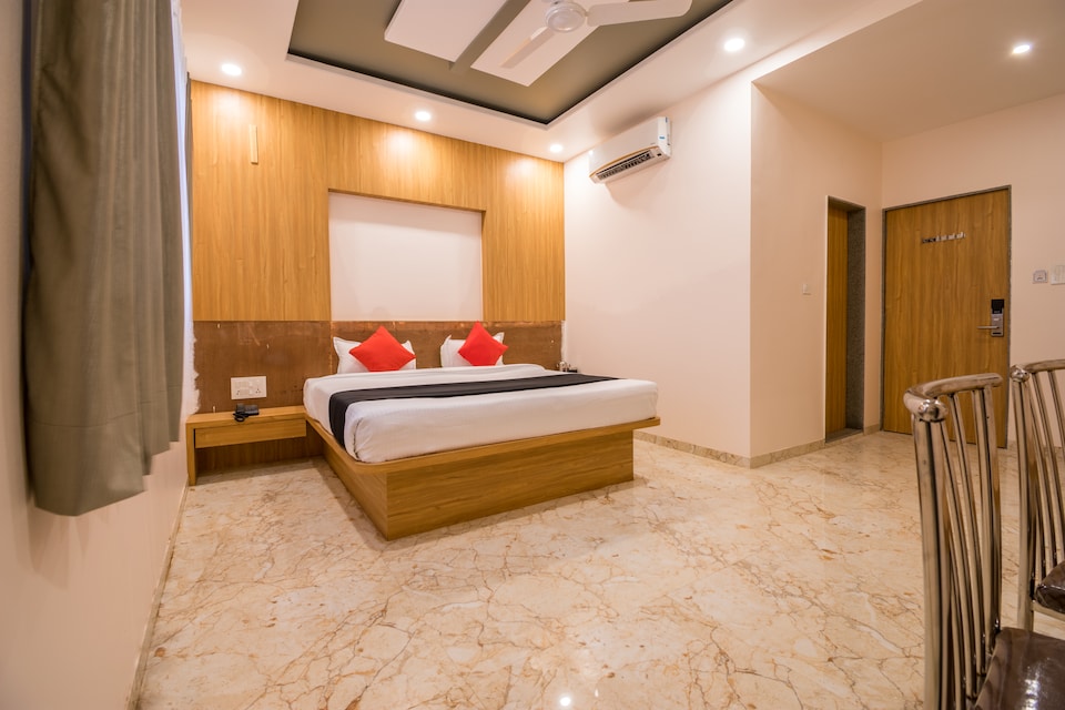 Capital O 43636 Hotel Tripursundari And Lodge , Tuljapur, Osmanabad