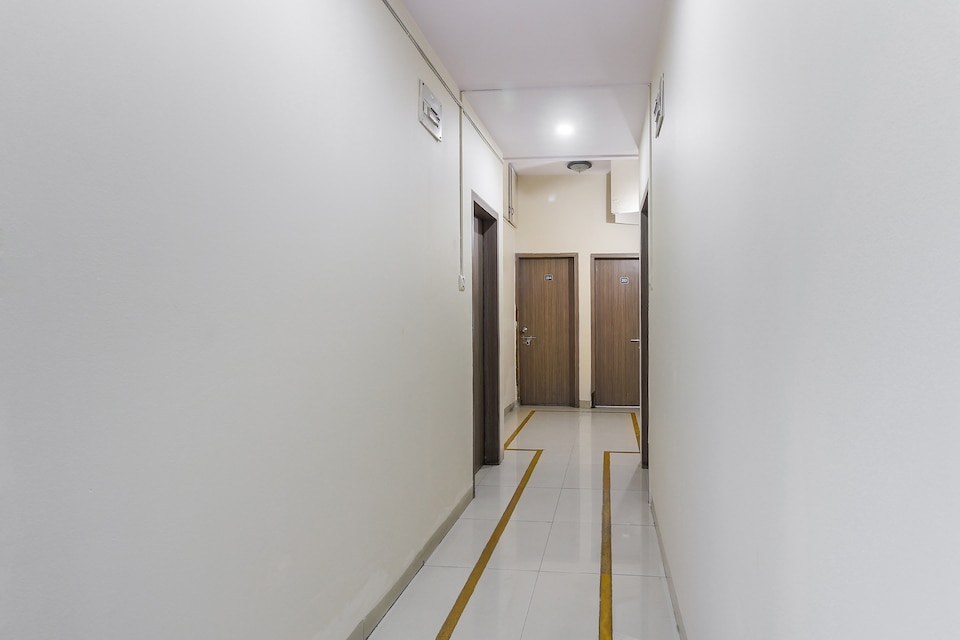 Hotel O RVC GRAND CENTRAL, Viman Nagar, Pune