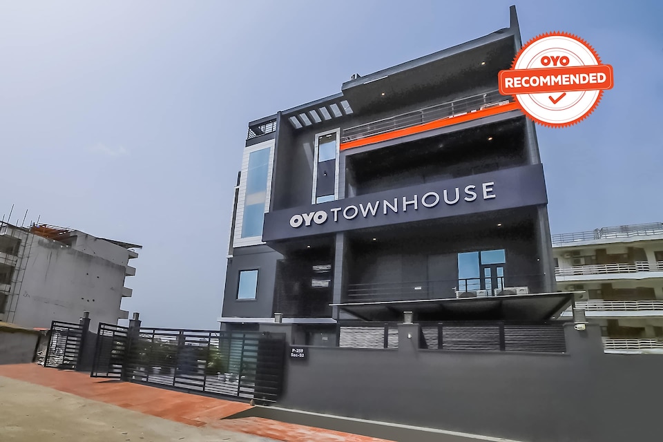 OYO Townhouse 179 Daffodils Sector 52, HUDA CENTRE 1, Gurgaon