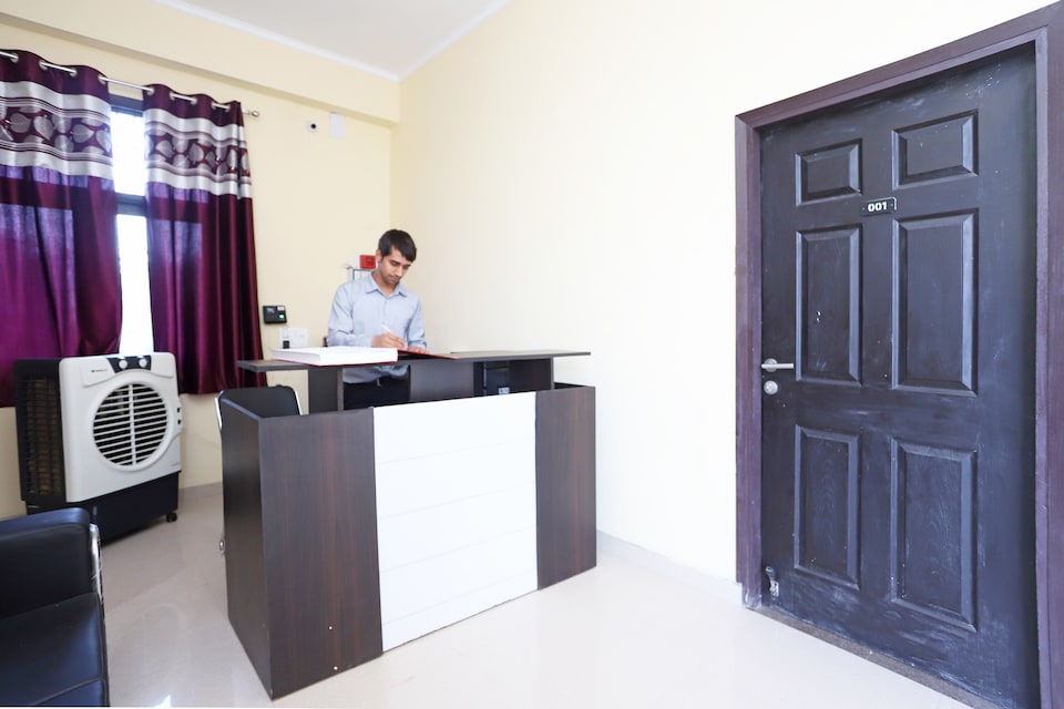 Collection O 43667 Namoli, Greater Noida, Noida