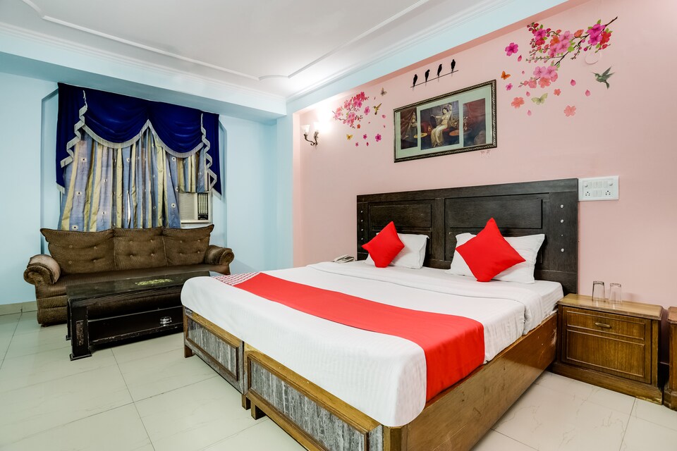 OYO 43687 Golden Deluxe Hotel, Karol Bagh Delhi, Delhi