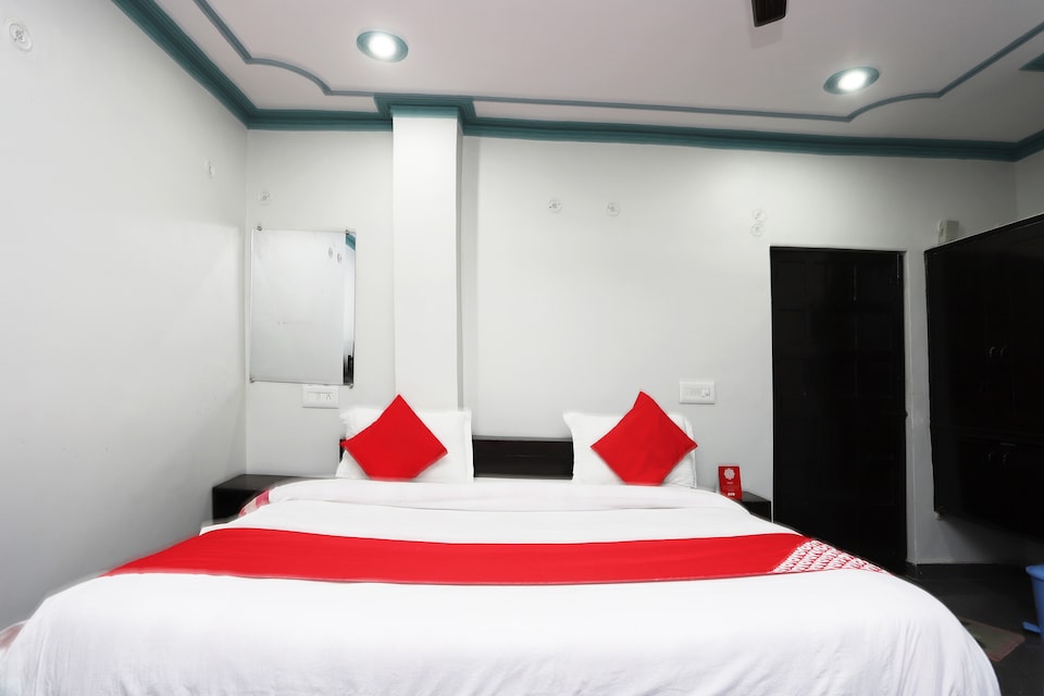 OYO 43694 Hotel Hillson, Pauri City, Pauri Garhwal