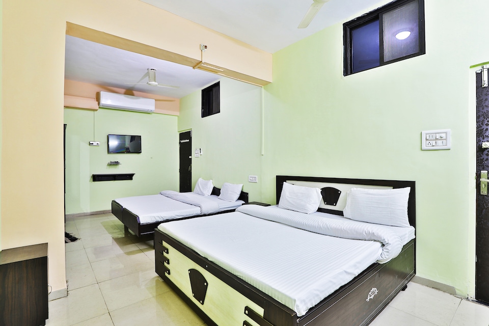 SPOT ON 43698 Krishna Rooms, Petlad Road Nadiad, Nadiad