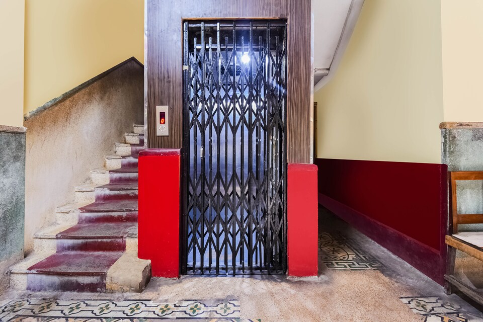 OYO 43706 Majeji House, Sealdah Kolkata, Kolkata