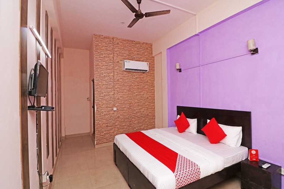 OYO 43709 Glorious Stayz 53, Noida City Metro, Noida
