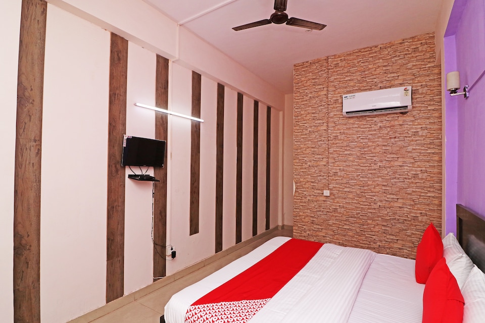 OYO 43709 Glorious Stayz 53, Noida City Metro, Noida