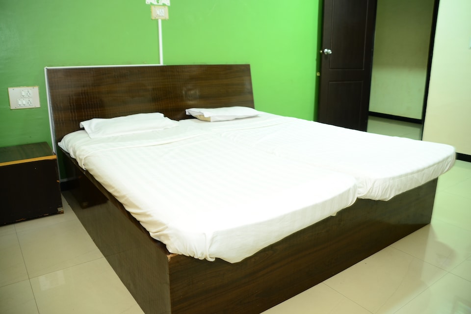 SPOT ON 43712 Bilwa Residency, Hospet-II, Hospet
