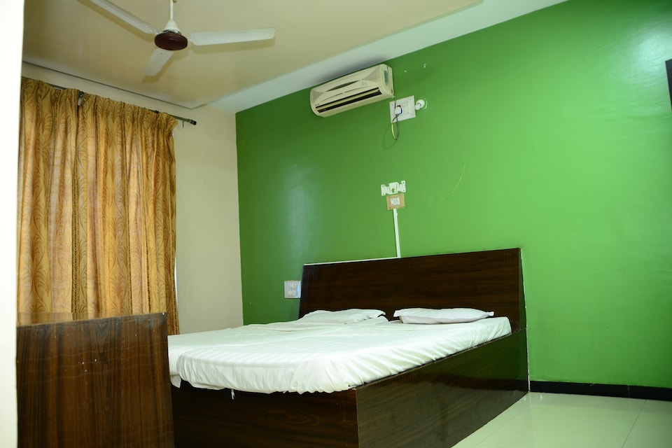 SPOT ON 43712 Bilwa Residency, Hospet-II, Hospet