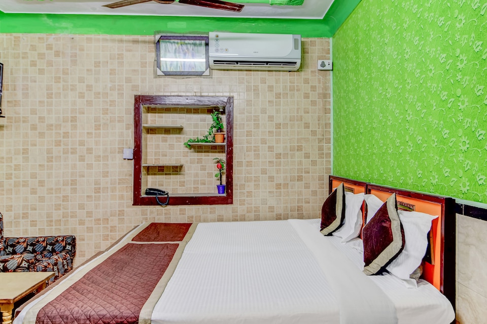 SPOT ON 43823 Hotel Anuj, Gangapur City, Karauli