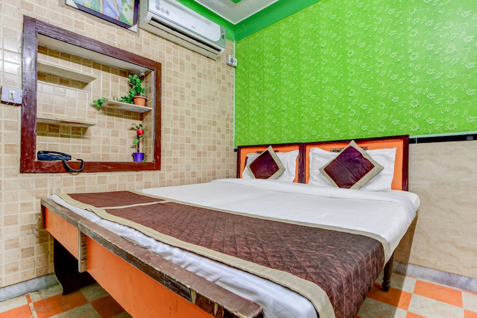 SPOT ON 43823 Hotel Anuj, Gangapur City, Karauli
