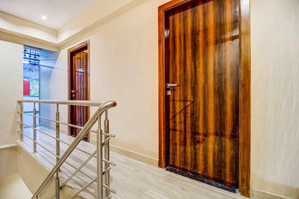 OYO 43828 Hotel Zara Inn, Juhu, Mumbai