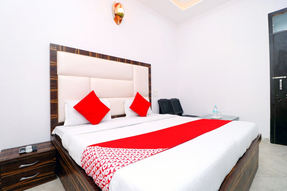 OYO 43845 Hotel Red Velvet Inn, Hisar, हिसार