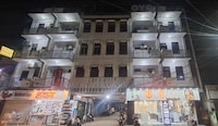 Hotel O Mn Galaxy