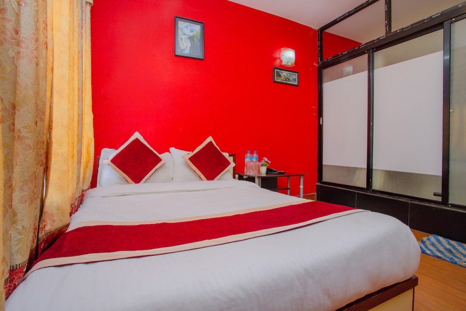 OYO 472 Hotel Tapowan & Restaurant, Koteshwor, Kathmandu