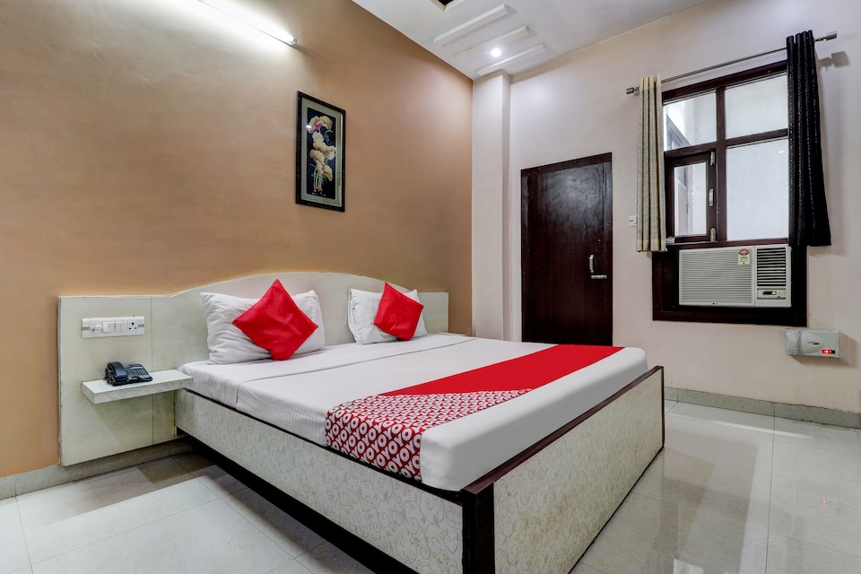 OYO 43857 Hotel Shivaay Inn, Hardoi, हरदोई