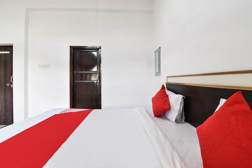 OYO 43863 Hotel Shyam Vatika Residency, Chirawa, Jhunjhunu