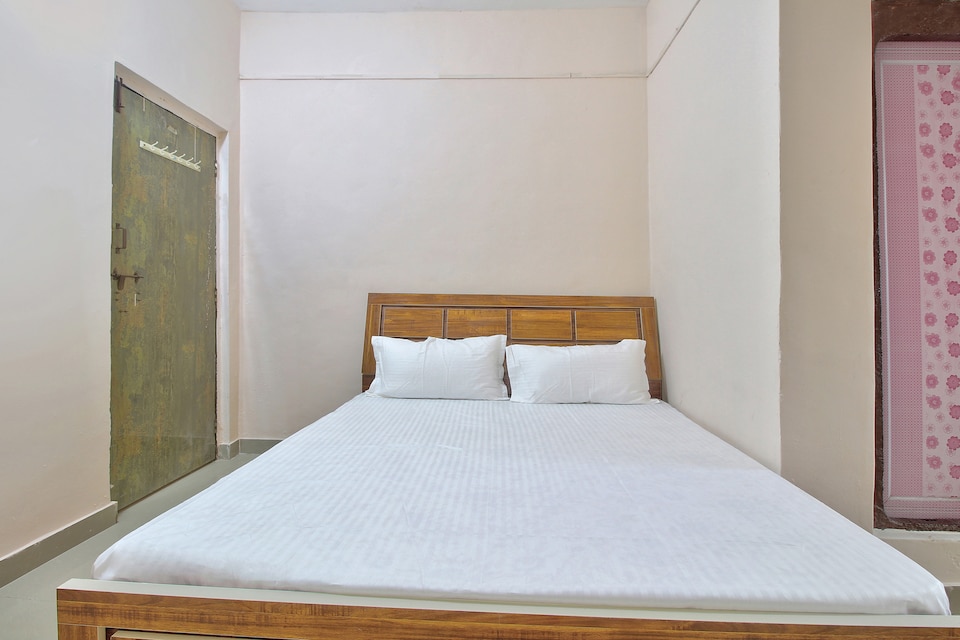 SPOT ON 43864 Shubh Ratna Lodge , Chakan Pune, Pune
