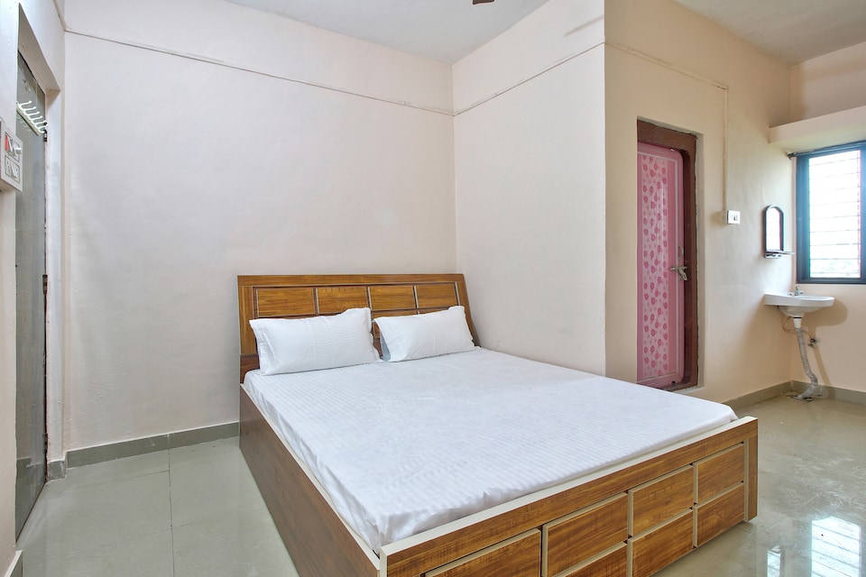 SPOT ON 43864 Shubh Ratna Lodge , Chakan Pune, Pune