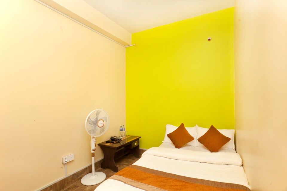 OYO 473 Hotel Jungle Palace, Sauraha, Chitwan