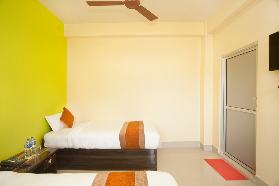 OYO 473 Hotel Jungle Palace, Sauraha, Chitwan