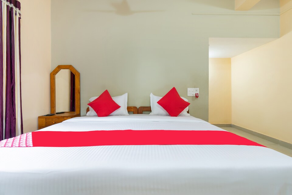 OYO 43877 Valukeshwar Beach House, Guhagar Outer, गुहागर