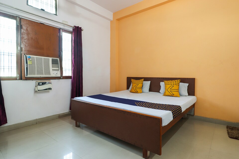 SPOT ON 43885 Hotel Laxmi Narayan, Aliganj Lucknow, Lucknow