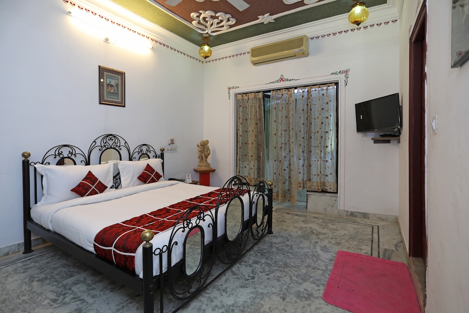 OYO 3942 Z Hotel, Gulab Bagh, Udaipur