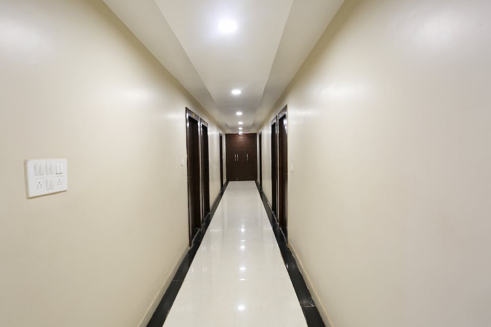 OYO Flagship 43897 Redstone, City Centre, Gwalior