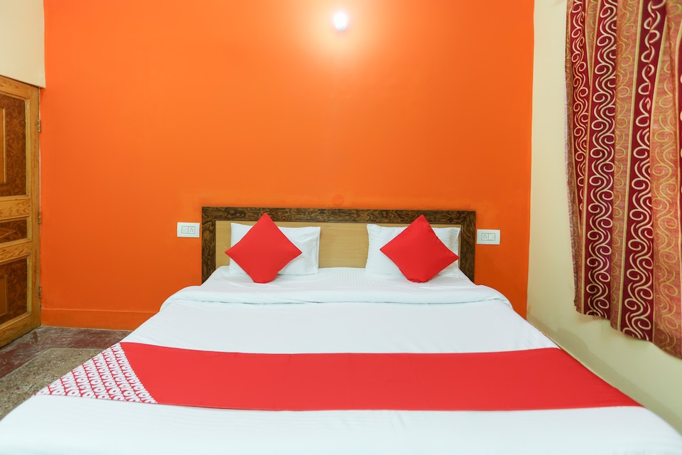 OYO 43902 Hotel Lomush, Mandi, Mandi