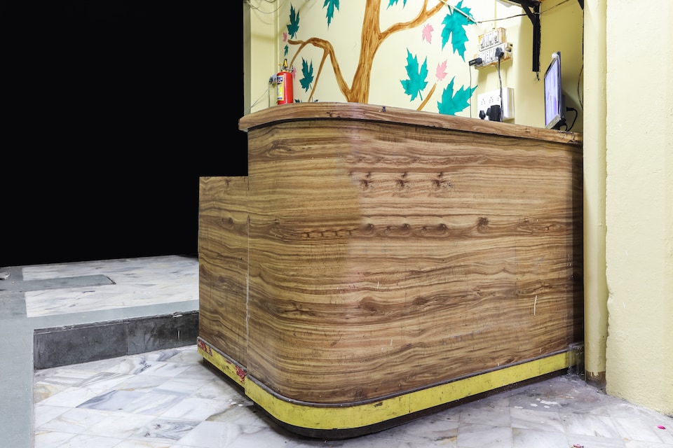 live on ind1077, MG Road Indore, Indore