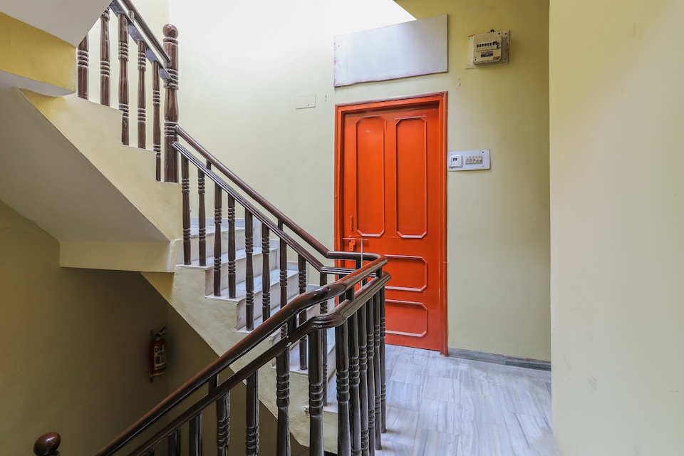 live on ind1077, MG Road Indore, Indore