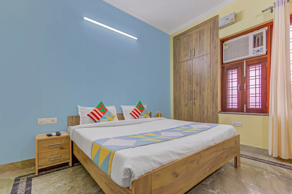 OYO 43917 Royal Spacious Elegant, HUDA CENTRE 1, Gurgaon