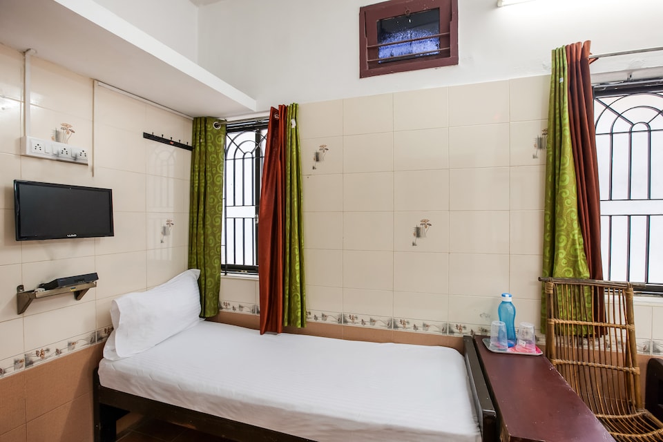 SPOT ON 43932 Metro Inn, Nungambakkam Chennai, Chennai