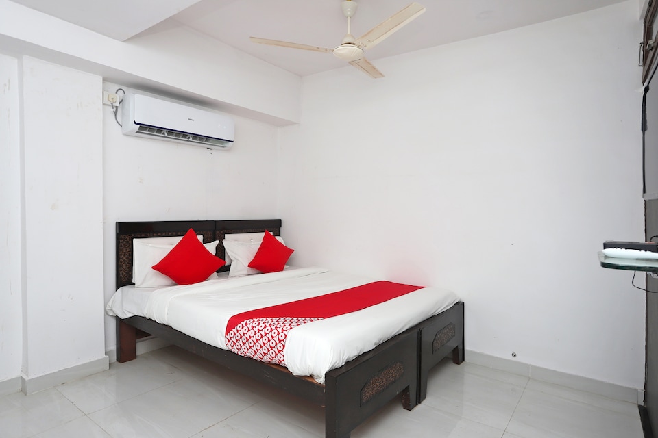 OYO 43945 Hotel Stay Inn Guest House, Padav, Gwalior