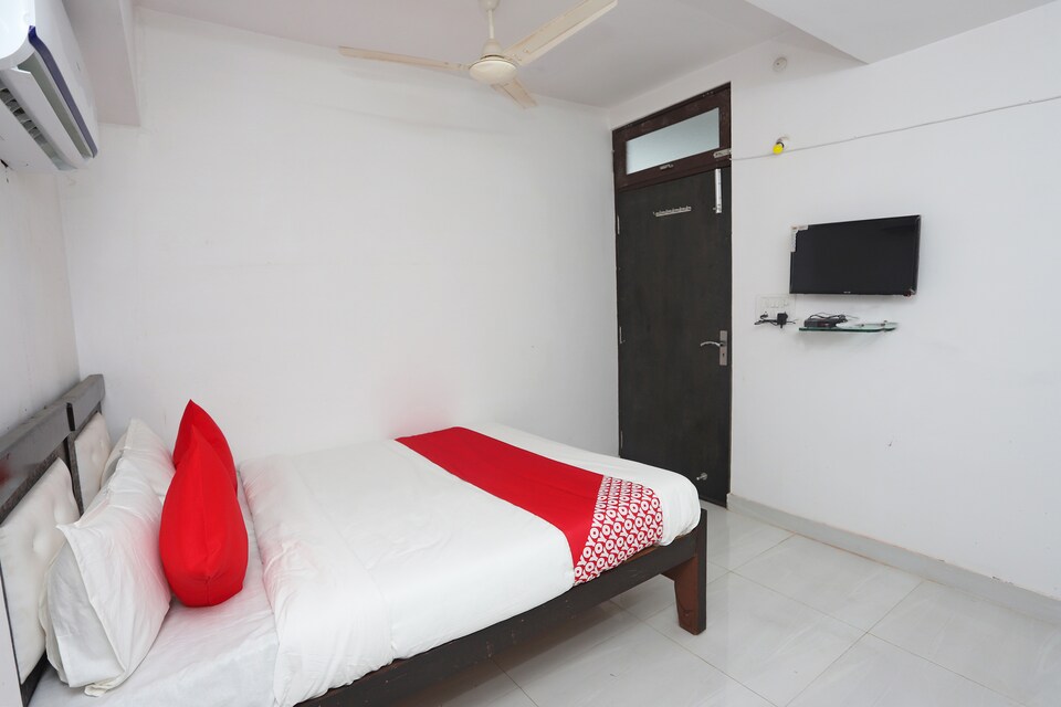 OYO 43945 Hotel Stay Inn Guest House, Padav, Gwalior
