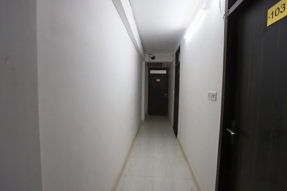 OYO 43945 Hotel Stay Inn Guest House, Padav, Gwalior