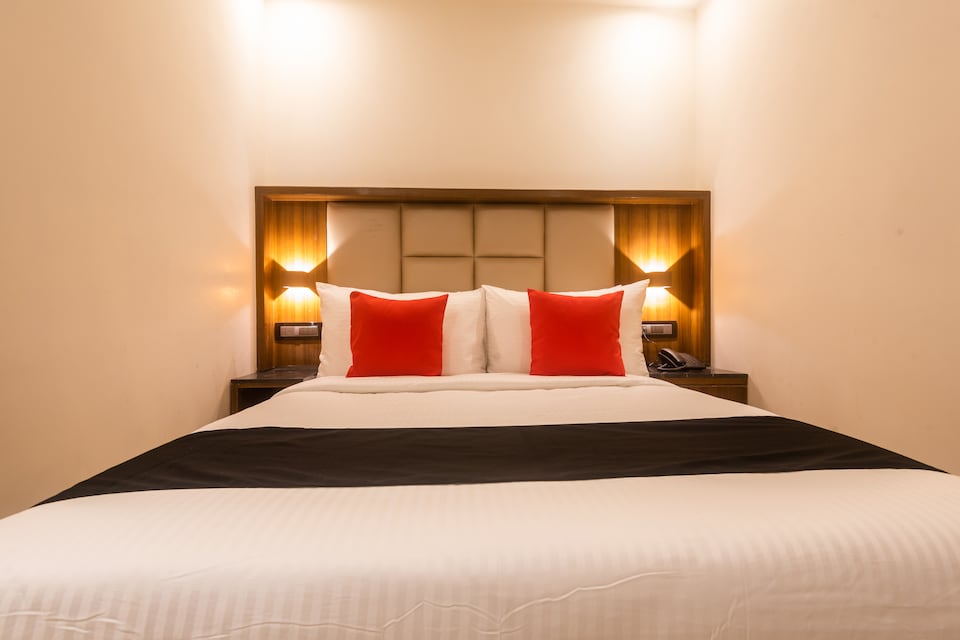 Capital O 43946 Hotel Tirumala, Andheri West, Mumbai