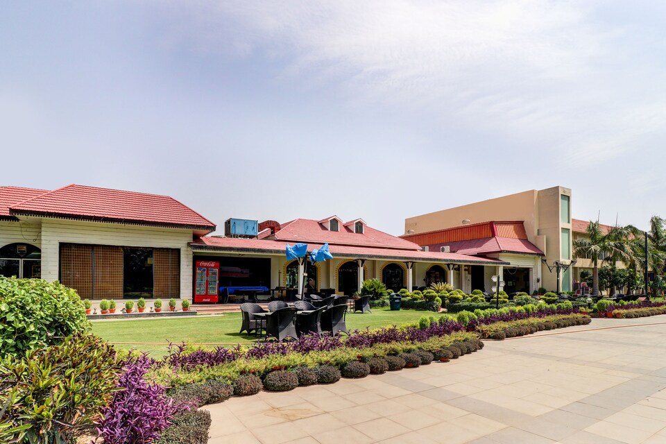 Palette - Orient Resort, Rania Kanpur, Kanpur