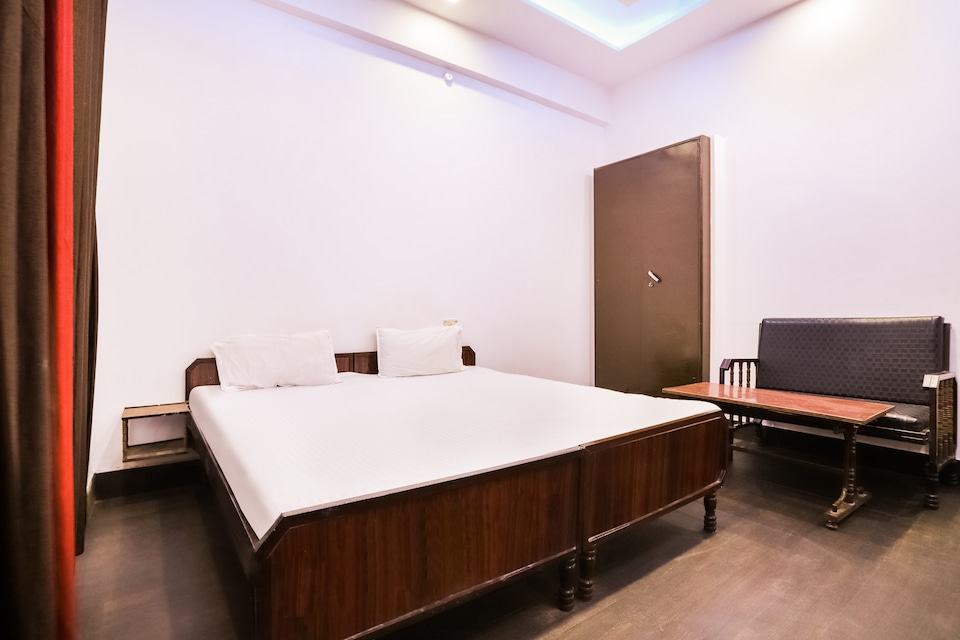 SPOT ON 43954 Hotel Gangotri, Azamgarh, Azamgarh