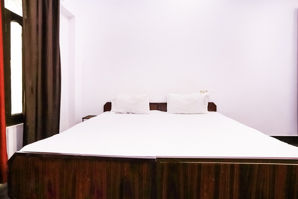 SPOT ON 43954 Hotel Gangotri, Azamgarh, Azamgarh