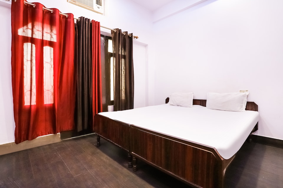 SPOT ON 43954 Hotel Gangotri, Azamgarh, Azamgarh