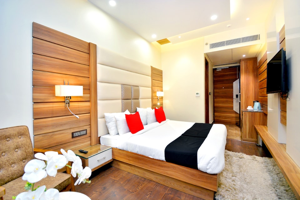 Capital O 43988 Makhan Residency, Mall Road Amritsar, Amritsar